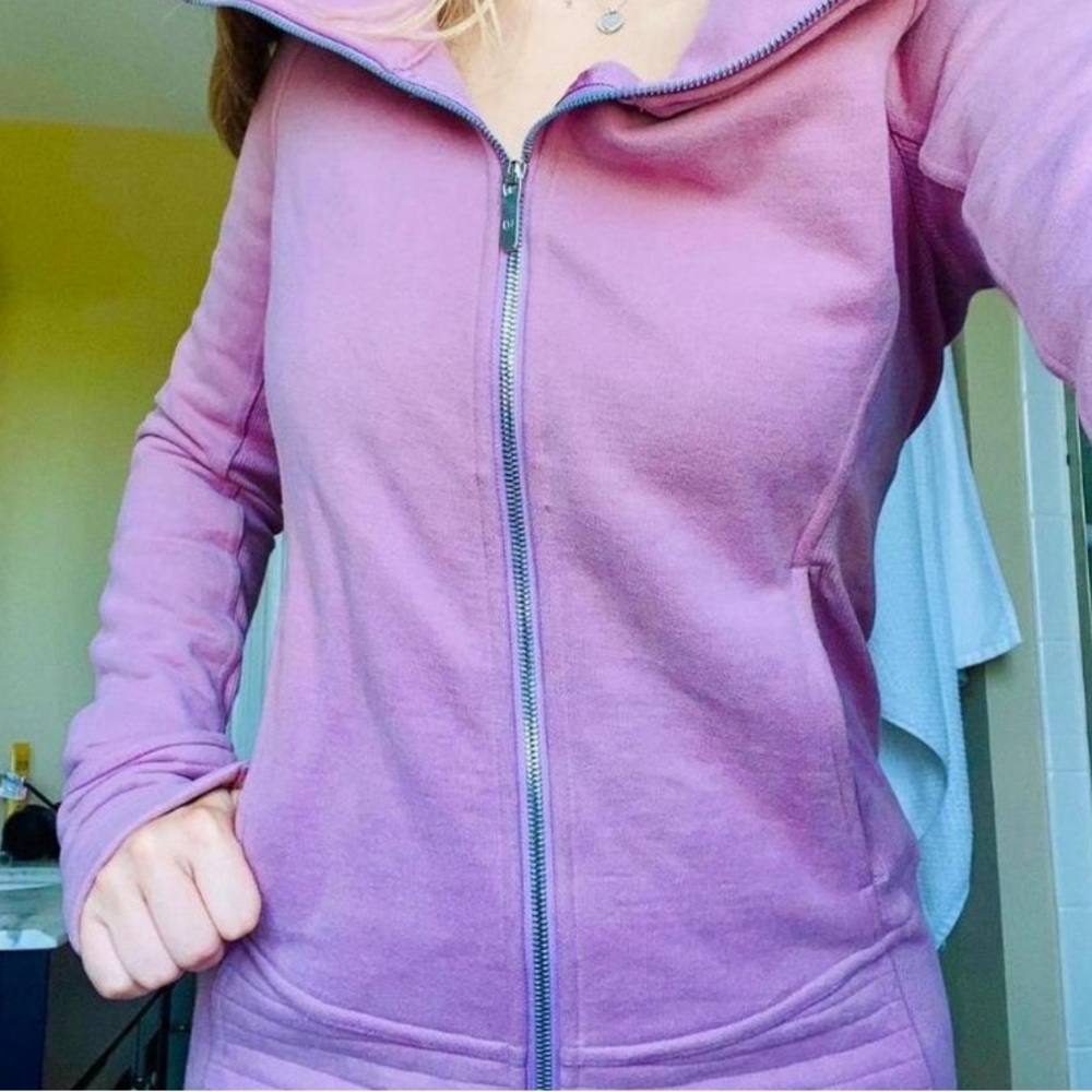 LULU LEMON COAT!! NO TAGS BUT NEVER WORN!! 
Size 6 jacket!!